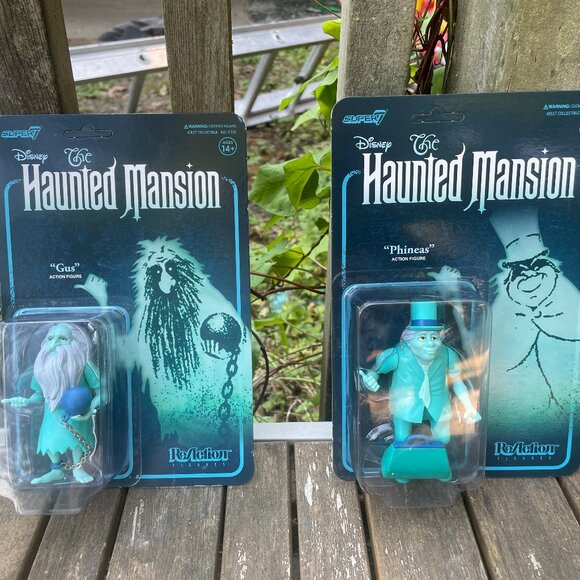Super7 Disney Haunted Mansion Hitchhiking Ghosts Reaction Figure Set Gus Phineas - Picture 1 of 2